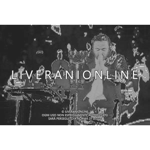 Neg- RETROSPETTIVA LUCIANO PAVAROTTI TENORE NELLA FOTO IN CONCERTO NELL\'ANNO 1986 AG ALDO LIVERANI SAS