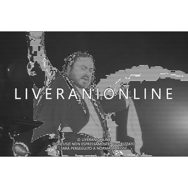 Neg- RETROSPETTIVA LUCIANO PAVAROTTI TENORE NELLA FOTO IN CONCERTO NELL\'ANNO 1986 AG ALDO LIVERANI SAS