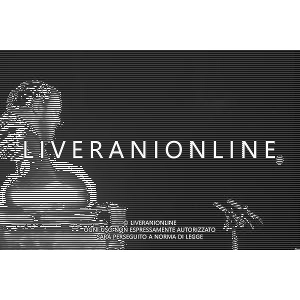 Neg- RETROSPETTIVA LUCIANO PAVAROTTI TENORE NELLA FOTO IN CONCERTO NELL\'ANNO 1986 AG ALDO LIVERANI SAS