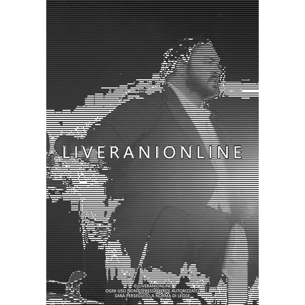 Neg- RETROSPETTIVA LUCIANO PAVAROTTI TENORE NELLA FOTO IN CONCERTO NELL\'ANNO 1986 AG ALDO LIVERANI SAS