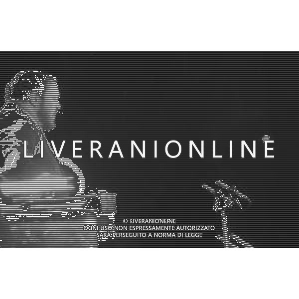 Neg- RETROSPETTIVA LUCIANO PAVAROTTI TENORE NELLA FOTO IN CONCERTO NELL\'ANNO 1986 AG ALDO LIVERANI SAS