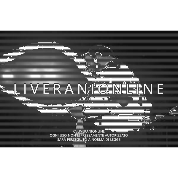 Neg- RETROSPETTIVA LUCIANO PAVAROTTI TENORE NELLA FOTO IN CONCERTO NELL\'ANNO 1986 AG ALDO LIVERANI SAS