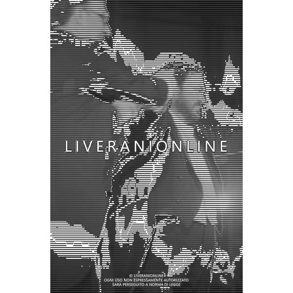 Neg- RETROSPETTIVA LUCIANO PAVAROTTI TENORE NELLA FOTO IN CONCERTO NELL\'ANNO 1986 AG ALDO LIVERANI SAS