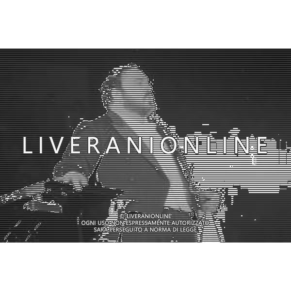 Neg- RETROSPETTIVA LUCIANO PAVAROTTI TENORE NELLA FOTO IN CONCERTO NELL\'ANNO 1986 AG ALDO LIVERANI SAS