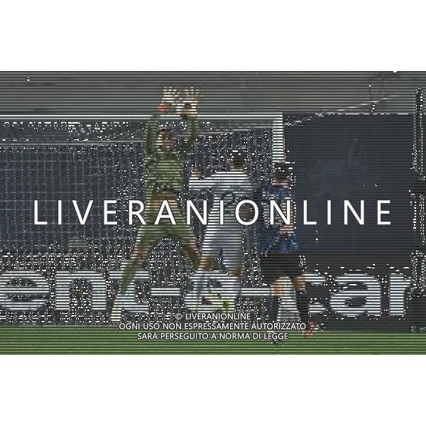 TVRG Atalanta vs Sporting Lisbona nella foto Juan Musso (Atalanta) para la conclusione ravvicinata di Paulinho Joao Paulo Fernandes (Sporting Lisbona) Bergamo 14-03-2024 Gewiss Stadium UEFA Europa League - ottavi di finale gara di ritorno foto Roberto Garavaglia/Agenzia Aldo Liverani sas/AGENZIA ALDO LIVERANI SAS