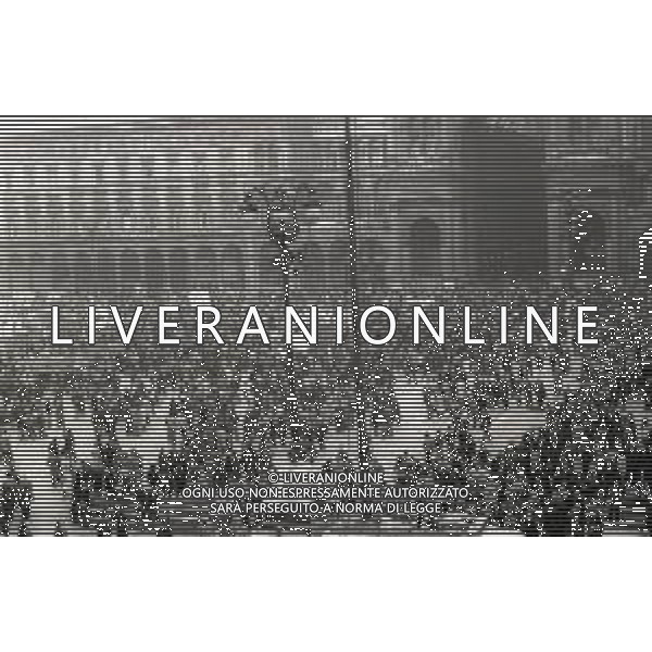 NEG- 1978 MILANO MANIFESTAZIONE PER LA LIBERAZIONE DELL\'ONOREVOLE ALDO MORO RAPITO A ROMA DELLE BRIGATE ROSSE AG ALDO LIVERANI SAS