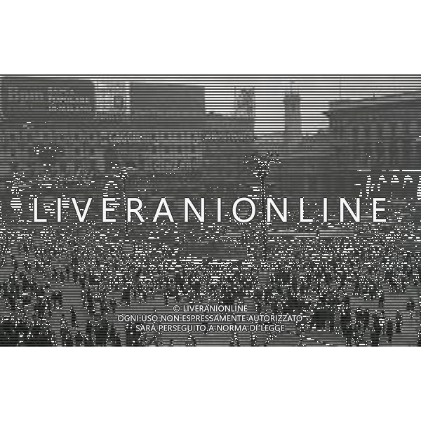 NEG- 1978 MILANO MANIFESTAZIONE PER LA LIBERAZIONE DELL\'ONOREVOLE ALDO MORO RAPITO A ROMA DELLE BRIGATE ROSSE AG ALDO LIVERANI SAS