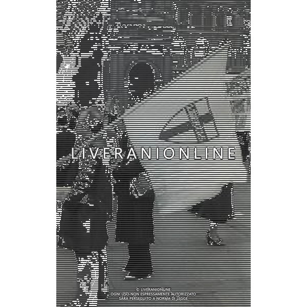 NEG- 1978 MILANO MANIFESTAZIONE PER LA LIBERAZIONE DELL\'ONOREVOLE ALDO MORO RAPITO A ROMA DELLE BRIGATE ROSSE AG ALDO LIVERANI SAS