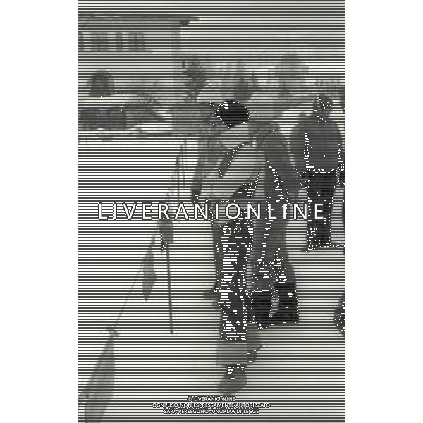 NEG-RETROSPETTIVA RE COSTANTINO II DI GRECIA NELLA FOTO RE CONSTANTINO II DI GRECIA A SAINT MORITZ CON FAMIGLIA SULLA NEVE NELL\'ANNO 1973 AG ALDO LIVERANI SAS