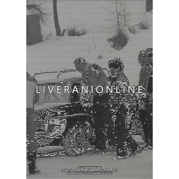 NEG-RETROSPETTIVA RE COSTANTINO II DI GRECIA NELLA FOTO RE CONSTANTINO II DI GRECIA A SAINT MORITZ CON FAMIGLIA SULLA NEVE NELL\'ANNO 1973 AG ALDO LIVERANI SAS