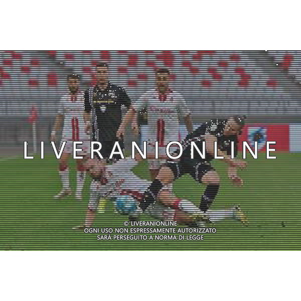TVEM George Puscas of SSC Bari in action against Daniele Ghilardi of Sampdoria during the Italian Serie B match between SSC Bari vs Sampdoria on March 16, 2024 at the San Nicola stadium in Bari, Italy. Photo by Emmanuele Mastrodonato/agenzia Aldo Liverani sas/ AGENZIA ALDO LIVERANI SAS