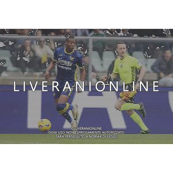 Tijjani Noslin of Hellas Verona FC play the ball during Hellas Verona FC vs AC Milan, 29° Serie A Tim 2023-24 game at Marcantonio Bentegodi Stadium in Verona (VR), Italy, on March 17, 2024. (Photo by Davide Casentini)/ AGENZIA ALDO LIVERANI SAS