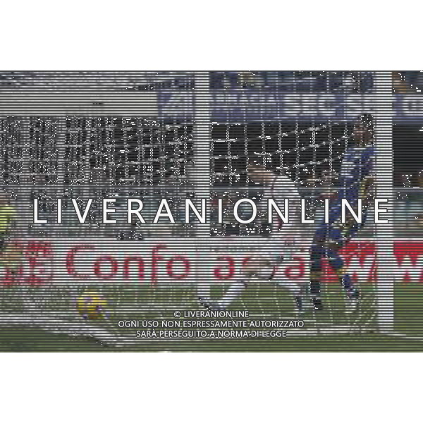 Christian Pulisic of AC Milan scores a goal during Hellas Verona FC vs AC Milan, 29° Serie A Tim 2023-24 game at Marcantonio Bentegodi Stadium in Verona (VR), Italy, on March 17, 2024. (Photo by Davide Casentini)/ AGENZIA ALDO LIVERANI SAS