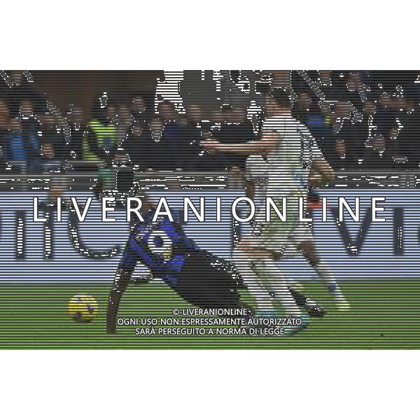 Inter vs Napoli nella foto il contatto in area tra Marcus Thuram (Inter) e Amir Rrahmani (Napoli) giudicato regolare dall\'arbitro Federico La Penna di Roma e VAR Milano 17-03-2024 Stadio Giuseppe Meazza - San Siro Campionato Serie A TIM - 29a giornata foto Roberto Garavaglia/Agenzia Aldo Liverani sas/ AGENZIA ALDO LIVERANI SAS