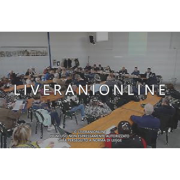 IMOLA BOCCIODROMO DI PONTICELLI 15 03 2024 ALLUVIONE: UN INCONTRO PUBBLICO PER ILLUSTRARE LE ORDINANZE PER LA RICOSTRUZIONE DELLE IMPRESE E DEGLI EDIFICI PRIVATI DANNEGGIATI NELLA FOTO BEATRICE POLI VICE PRESIDENTE DEL CIRCONDARIO IMOLESE NELA FOTO DA DESTRA ANDREA MANCINI INVITALIA,MARIA ROMANI AGENZIA PER LA RICOSTRUZIONE DELLA REGIONE EMILIA ROMAGNA,COLONELLO CARLO LA TORRE DELLA STRUTTURA COMMISSARIALE,BEATRICE POLI VICE PRESIDENTE DEL CIRCONDARIO IMOLESE,MATTEO MONTANARI SINDACO DI MEDICINA,NICOLA TASSINARI SINDACO DI MORDANO E GABRIELE MELUZZI SINDACO DI FONTANELICE ©SANNA/AGENZIA ALDO LIVERANI SAS