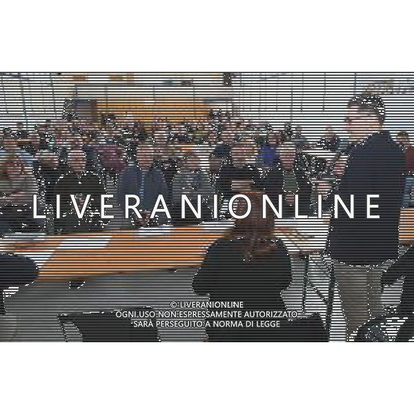 IMOLA BOCCIODROMO DI PONTICELLI 15 03 2024 ALLUVIONE: UN INCONTRO PUBBLICO PER ILLUSTRARE LE ORDINANZE PER LA RICOSTRUZIONE DELLE IMPRESE E DEGLI EDIFICI PRIVATI DANNEGGIATI NELLA FOTO BEATRICE POLI VICE PRESIDENTE DEL CIRCONDARIO IMOLESE NELLA FOTO MATTEO MONTANARI SINDACO DI MEDICINA ©SANNA/AGENZIA ALDO LIVERANI SAS