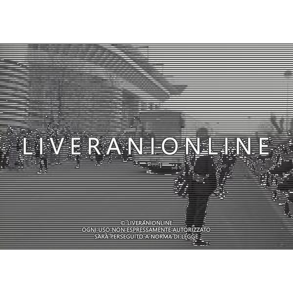 NEG-26-03-1994 MILANO-CAMPIONATO DI CALCIO SERIE A INTER-GENOA 1-3 NELLA FOTO IL PULMANN DELL\'INTER ALL\'USCITA DALLO STADIO DOPO A SCONFITTA E LA CONTESTAZIONE DEI TIFOSI AG ALDO LIVERANI SAS