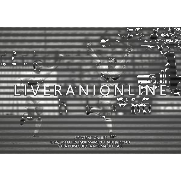 NEG-02-01-1994 MILANO CAMPIONATO DI CALCIO SERIE A INTER-ATALANTA 1-2 NELLA FOTO ESULTANZA DOPO IL GOAL DI OSCAR MAGONI AG ALDO LIVERANI SAS