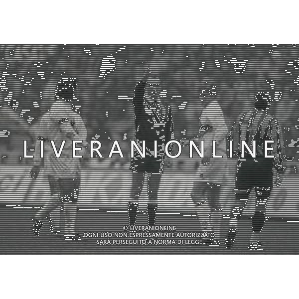 NEG-02-01-1994 MILANO CAMPIONATO DI CALCIO SERIE A INTER-ATALANTA 1-2 NELLA FOTO ARBITRO GIANNI BESCHIN AG ALDO LIVERANI SAS