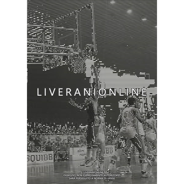 NEG-1980-1981 CANTU\' CAMPIONATO DI BASKET SERIE A1 SQUIBB CANTU\'-TAURISANDA VARESE NELLA FOTO TIM BASSETT FOTO ENRICO LIVERANI-AG ALDO LIVERANI SAS