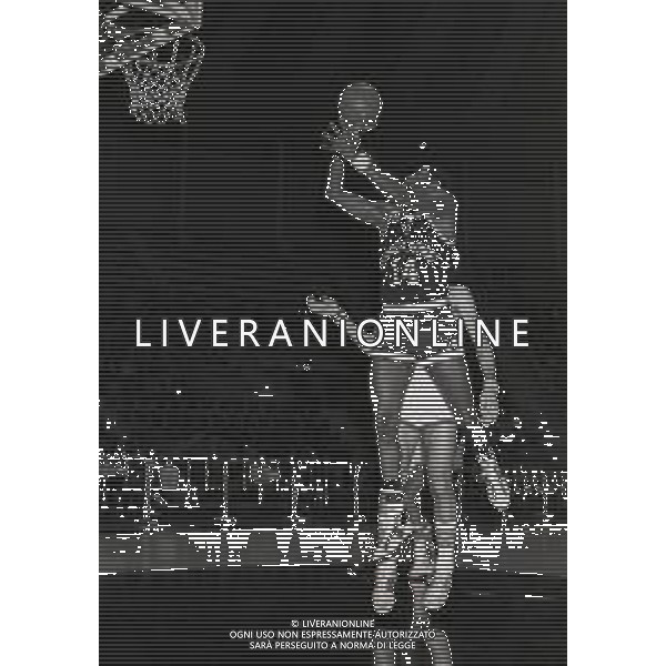 NEG-16/10/1980 - 2a giornata di Coppa dei Campioni, 2a giornata girone D. Sinudyne Bologna - Eczacibasi Istanbul 111-79 NELLA FOTO MC MILLIAN JIM AG ALDO LIVERANI SAS
