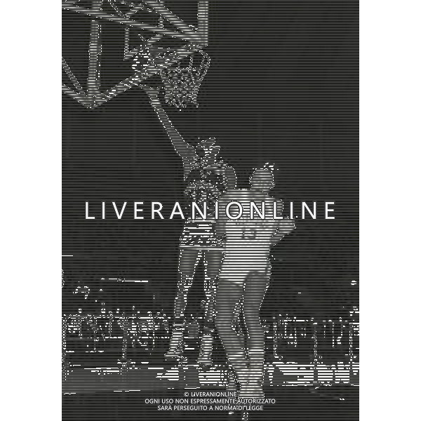 NEG-16/10/1980 - 2a giornata di Coppa dei Campioni, 2a giornata girone D. Sinudyne Bologna - Eczacibasi Istanbul 111-79 NELLA FOTO MC MILLIAN JIM AG ALDO LIVERANI SAS