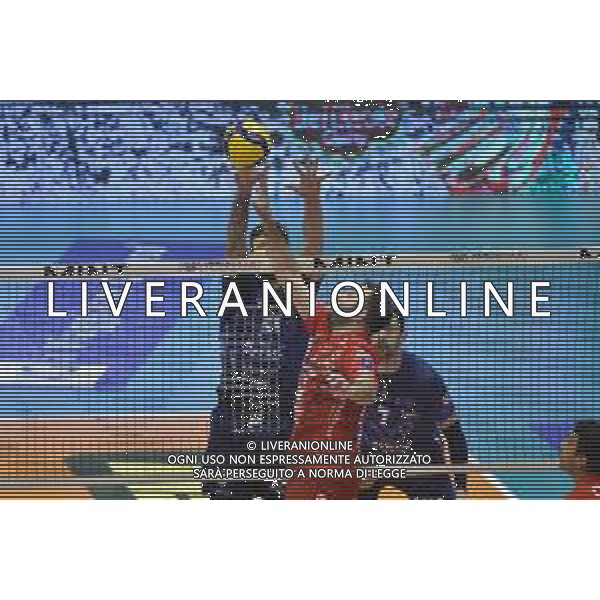 TVRG Monza vs Civitanova nella foto Luciano De Cecco (Civitanova) e Arthur Szwarc (Vero Volley Monza) Monza 24-03-2024 OpiquadArena Mint Vero Volley Monza vs Cucine Lube Civitanova SuperLega Credem Banca - gara 4 quarti di finale playoff scudetto foto Roberto Garavaglia/Agenzia Aldo Liverani sas/ AGENZIA ALDO LIVERANI SAS