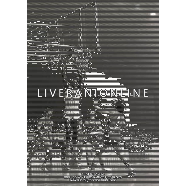 NEG-1980-1981 CANTU\' CAMPIONATO DI BASKET SERIE A1 SQUIBB CANTU\'-GRIMALDI TORINO NELLA FOTO ERNST WANSLEY FOTO ENRICO LIVERANI-AG ALDO LIVERANI SAS