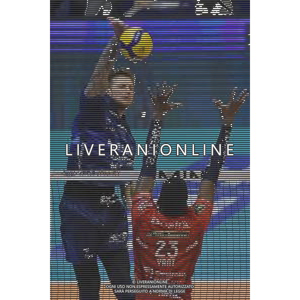 TVRG Monza vs Civitanova nella foto Arthur Szwarc (Vero Volley Monza) Monza 24-03-2024 OpiquadArena Mint Vero Volley Monza vs Cucine Lube Civitanova SuperLega Credem Banca - gara 4 quarti di finale playoff scudetto foto Roberto Garavaglia/Agenzia Aldo Liverani sas/AGENZIA ALDO LIVERANI SAS