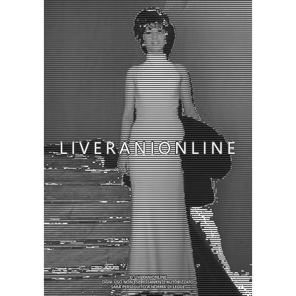 NEG-RETROSPETTIVA IVA ZANICCHI CANTANTE NELLA FOTO IVA ZANICCHI NELL\'ANNO 1966 A SANREMO AG ALDO LIVERANI SAS 