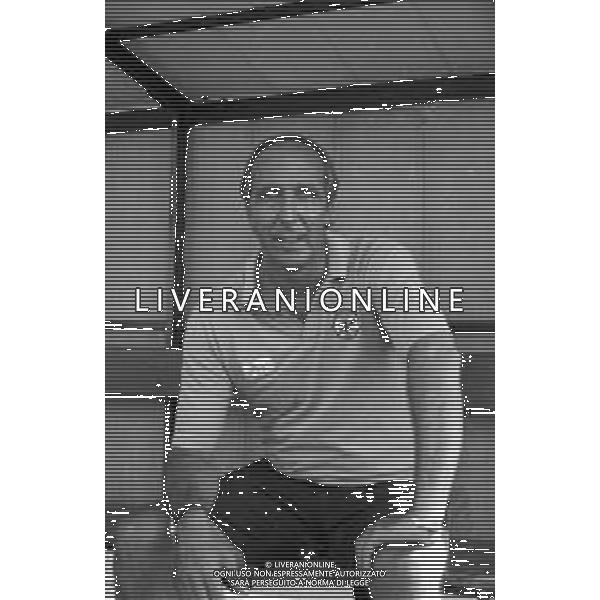 Neg- RETROSPETTIVA GIAN PIERO VENTURA ALLENATORE NELLA FOTO ALLENATORE LECCE CALCIO NELL\'ANNO 1995-1996 AG ALDO LIVERANI SAS