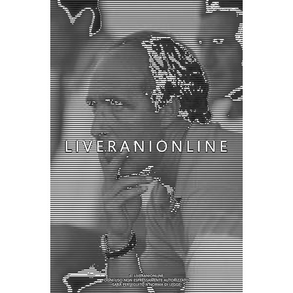 Neg- RETROSPETTIVA GIAN PIERO VENTURA ALLENATORE NELLA FOTO ALLENATORE LECCE CALCIO NELL\'ANNO 1995-1996 AG ALDO LIVERANI SAS