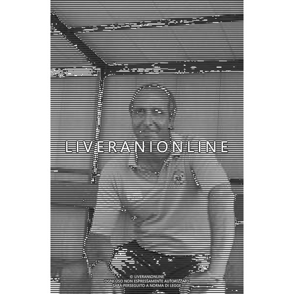 Neg- RETROSPETTIVA GIAN PIERO VENTURA ALLENATORE NELLA FOTO ALLENATORE LECCE CALCIO NELL\'ANNO 1995-1996 AG ALDO LIVERANI SAS
