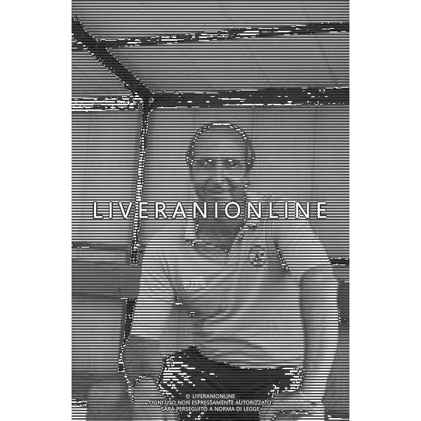 Neg- RETROSPETTIVA GIAN PIERO VENTURA ALLENATORE NELLA FOTO ALLENATORE LECCE CALCIO NELL\'ANNO 1995-1996 AG ALDO LIVERANI SAS