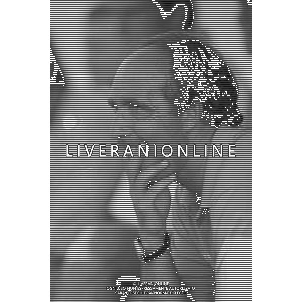 Neg- RETROSPETTIVA GIAN PIERO VENTURA ALLENATORE NELLA FOTO ALLENATORE LECCE CALCIO NELL\'ANNO 1995-1996 AG ALDO LIVERANI SAS