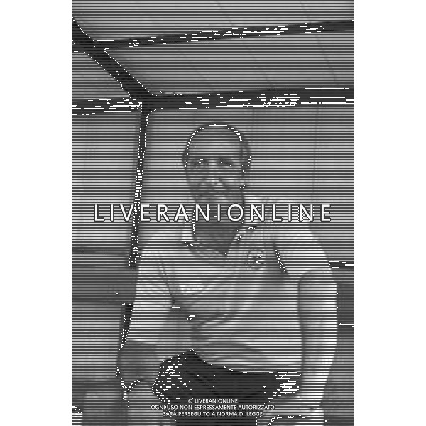 Neg- RETROSPETTIVA GIAN PIERO VENTURA ALLENATORE NELLA FOTO ALLENATORE LECCE CALCIO NELL\'ANNO 1995-1996 AG ALDO LIVERANI SAS