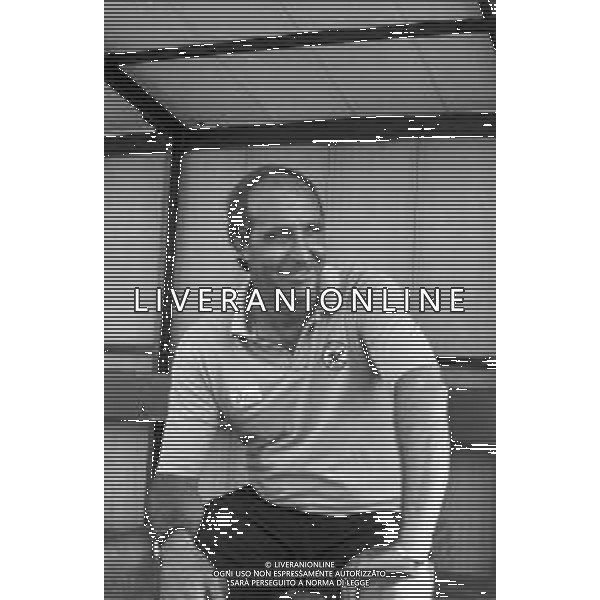 Neg- RETROSPETTIVA GIAN PIERO VENTURA ALLENATORE NELLA FOTO ALLENATORE LECCE CALCIO NELL\'ANNO 1995-1996 AG ALDO LIVERANI SAS