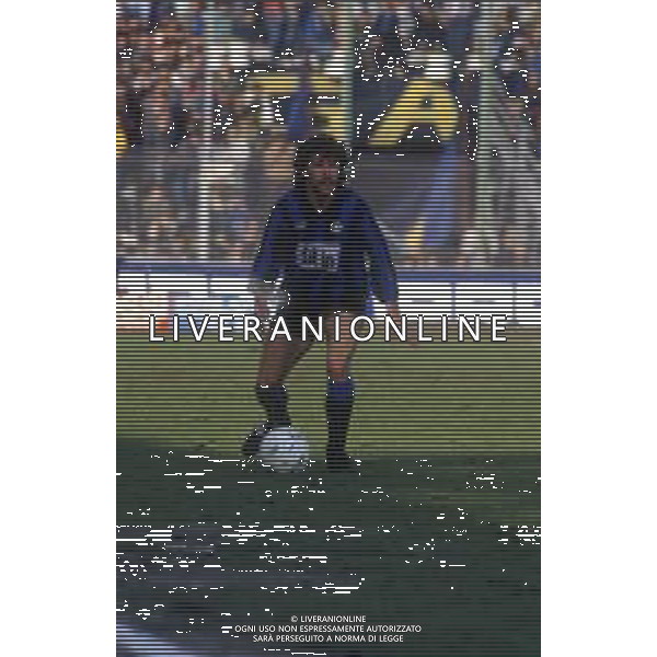 DIAP-RETROSPETTIVA GIORGIO MAGNOCAVALLO CALCIATORE NELLA FOTO GIORGIO MAGNOCAVALLO CON LA MAGLIA ATALANTA CALCIO AG ALDO LIVERANI SAS