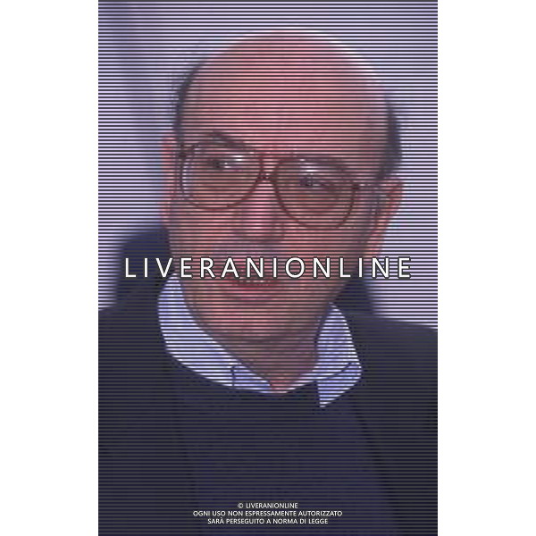 DIAP- RETROSPETTIVA THEO ANGELOPOULOS REGISTA -SCENEGGIATORE E PRODUTTORE CINEMATOGRAFICO NELLA FOTO THEO ANGELOPOULOS NELL\'ANNO 1998 A CANNES AG ALDO LIVERANI SAS  