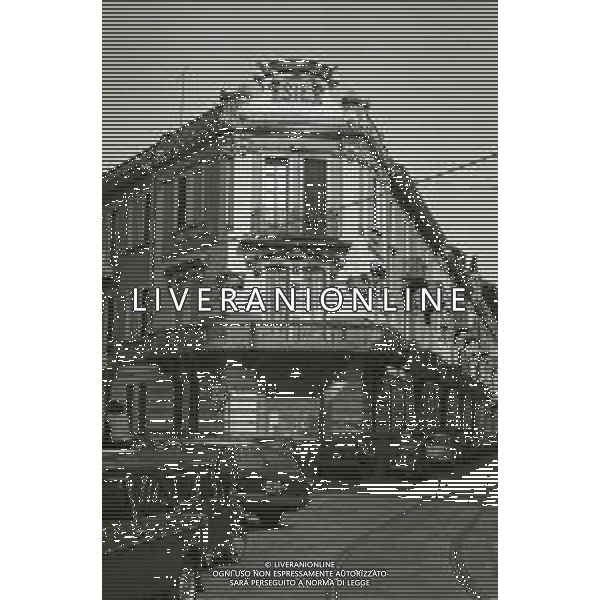 NEG-1978 MILANO CENTRO SOCIALE MACONDO VIA CASTEFIDARDO E SAN MARCO CHIUSO DALLA POLIZIA NELL\'ANNO 1978 AG ALDO LIVERAMNI SAS