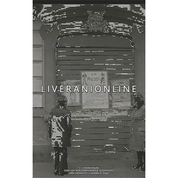 NEG-1978 MILANO CENTRO SOCIALE MACONDO VIA CASTEFIDARDO E SAN MARCO CHIUSO DALLA POLIZIA NELL\'ANNO 1978 AG ALDO LIVERAMNI SAS