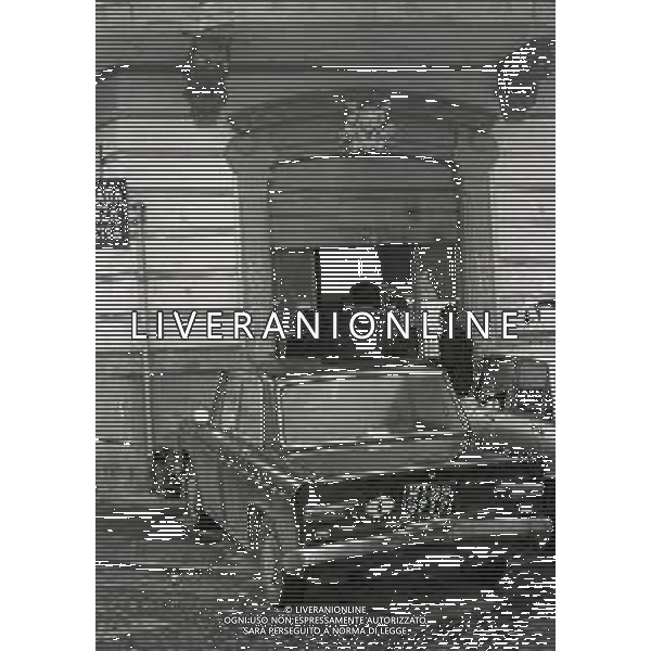 NEG-1978 MILANO CENTRO SOCIALE MACONDO VIA CASTEFIDARDO E SAN MARCO CHIUSO DALLA POLIZIA NELL\'ANNO 1978 AG ALDO LIVERAMNI SAS