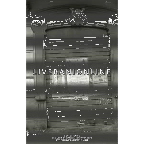 NEG-1978 MILANO CENTRO SOCIALE MACONDO VIA CASTEFIDARDO E SAN MARCO CHIUSO DALLA POLIZIA NELL\'ANNO 1978 AG ALDO LIVERAMNI SAS