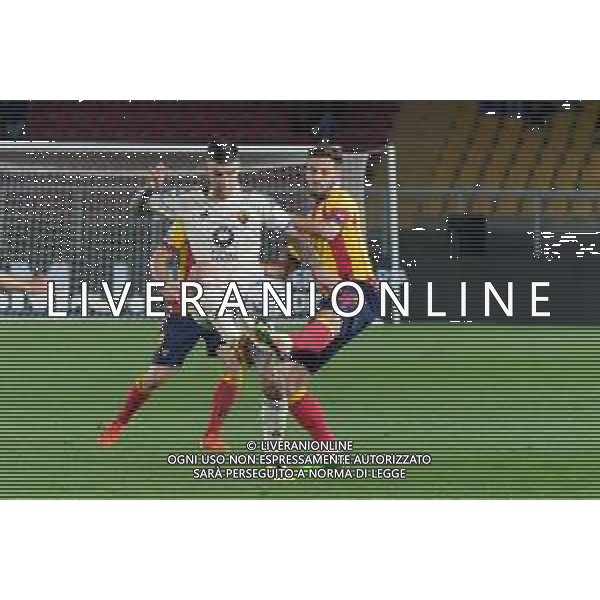 TVEM Gianluca Mancini of AS Roma in action against Remi Oudin of US Lecce during the Italian soccer Serie A match US Lecce vs AS Roma on April 1, 2024 at Via del Mare Stadium in Lecce, Italy. Photo Emmanuele Mastrodonato/agenzia Liverani