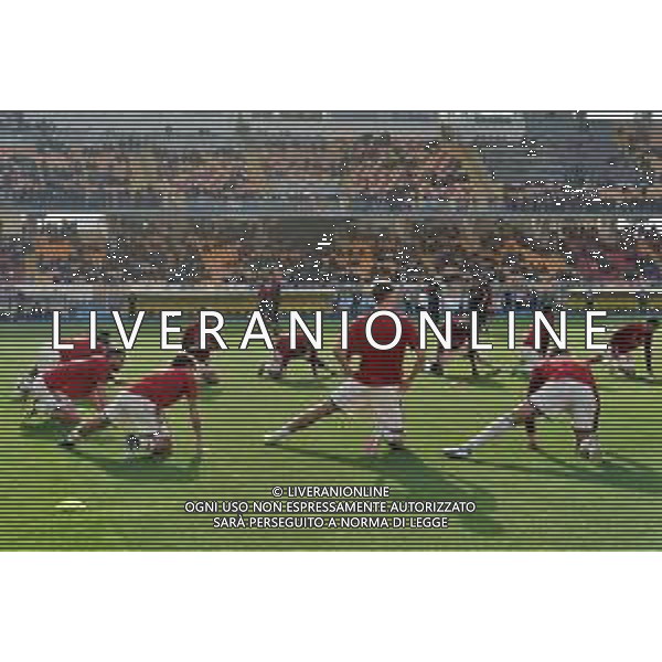 TVEM Players of AS Roma warms up during the Italian soccer Serie A match US Lecce vs AS Roma on April 1, 2024 at Via del Mare Stadium in Lecce, Italy. Photo Emmanuele Mastrodonato/agenzia Liverani/ AGENZIA ALDO LIVERANI SAS