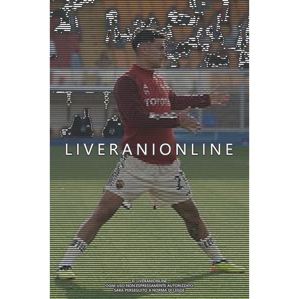 TVEM Paulo Dybala of AS Roma warms up during the Italian soccer Serie A match US Lecce vs AS Roma on April 1, 2024 at Via del Mare Stadium in Lecce, Italy. Photo Emmanuele Mastrodonato/agenzia Liverani/ AGENZIA ALDO LIVERANI SAS