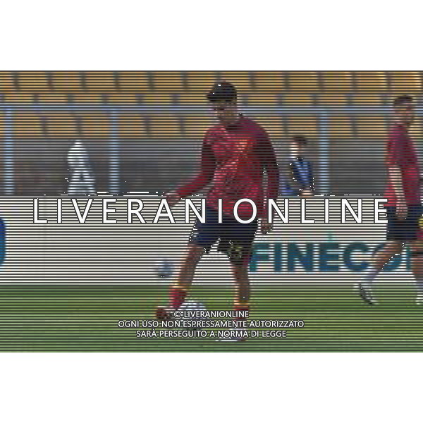 TVEM Sebastian Esposito of US Lecce during the Italian soccer Serie A match US Lecce vs AS Roma on April 1, 2024 at Via del Mare Stadium in Lecce, Italy. Photo Emmanuele Mastrodonato/agenzia Liverani / AGENZIA ALDO LIVERANI SAS