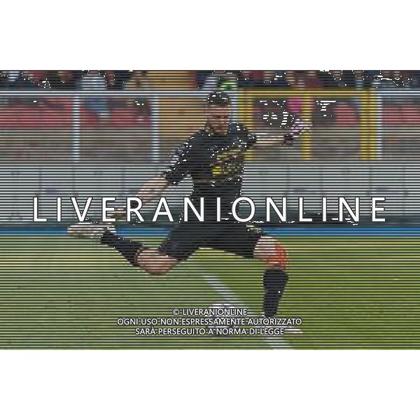 TVEM Wladimiro Falcone of US Lecce during the Italian soccer Serie A match US Lecce vs AS Roma on April 1, 2024 at Via del Mare Stadium in Lecce, Italy. Photo Emmanuele Mastrodonato/agenzia Liverani / AGENZIA ALDO LIVERANI SAS