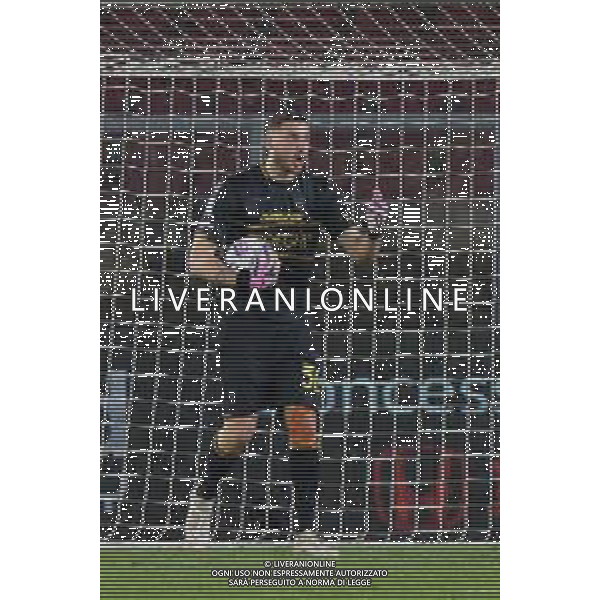 TVEM Wladimiro Falcone of US Lecce during the Italian soccer Serie A match US Lecce vs AS Roma on April 1, 2024 at Via del Mare Stadium in Lecce, Italy. Photo Emmanuele Mastrodonato/agenzia Liverani / AGENZIA ALDO LIVERANI SAS