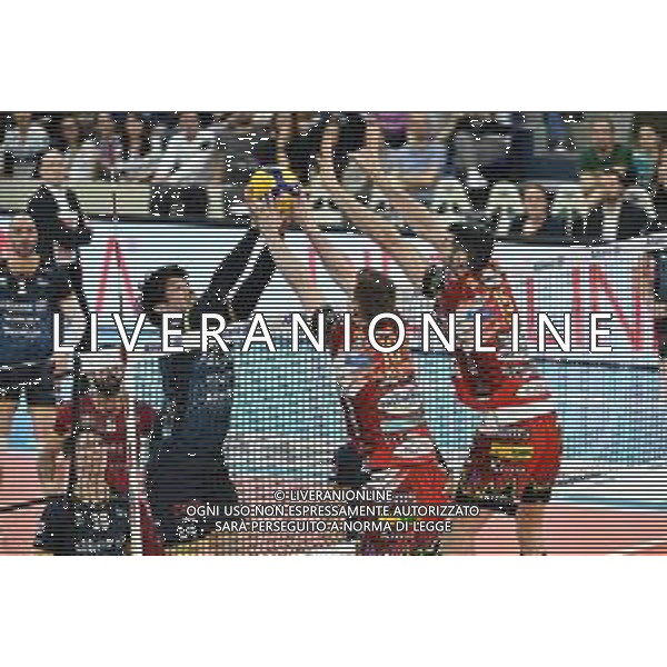 TVRG Milano vs Perugia nella foto Yuki Ishikawa (Powervolley Milano) e sulla DX Kamil Semeniuk (Volley Perugia) e Flavio Cesar Resende Gualberto (Volley Perugia) Milano 03-04-2024 Allianz Cloud Palalido Allianz Powervolley Milano vs Sir Susa Vim Volley Perugia SuperLega Credem Banca - gara 2 semifinali playoff scudetto foto Roberto Garavaglia/Agenzia Aldo Liverani sas